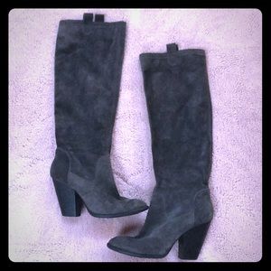 Women’s Vince Camuto BTK Gray Suede Boots Size 9